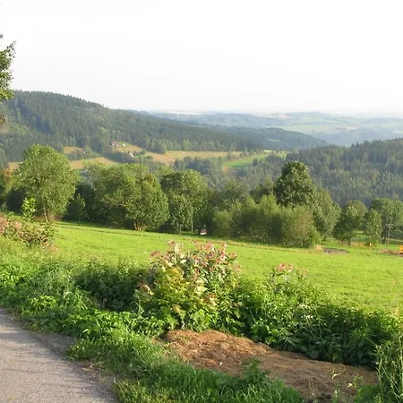 Apartment With Garden In Quiet Mountain Village Zlata Olesnice (Jablonec nad Nisou)