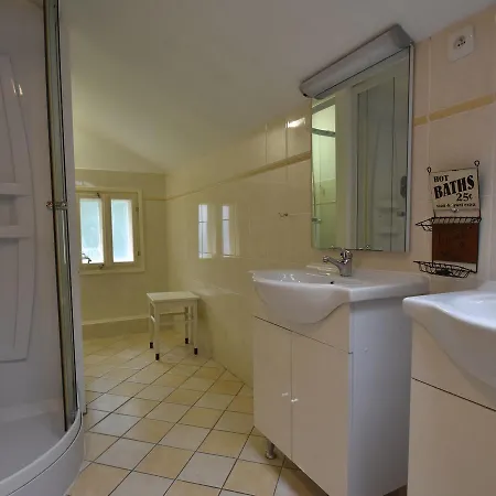 Apartment With Garden In Quiet Mountain Village