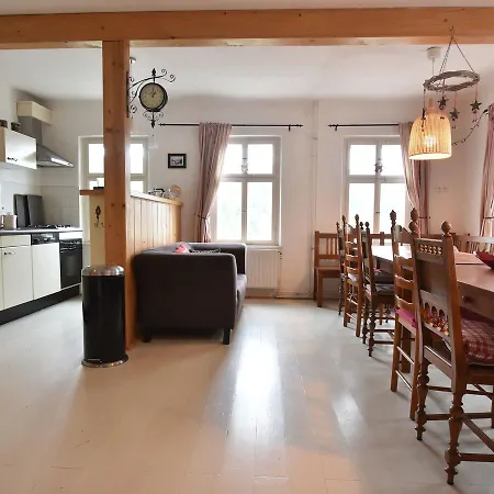 With Garden In Quiet Mountain Village Apartment