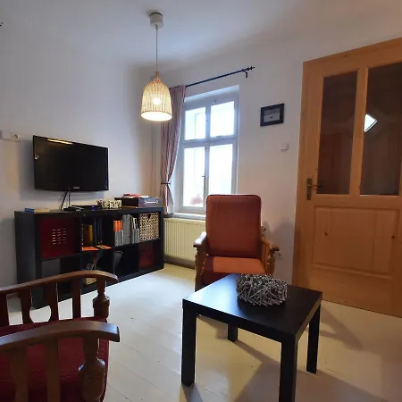 Apartment With Garden In Quiet Mountain Village Zlata Olesnice (Jablonec nad Nisou)