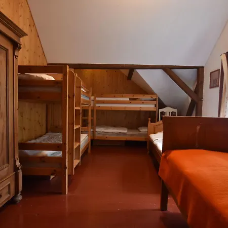 With Garden In Quiet Mountain Village Apartment