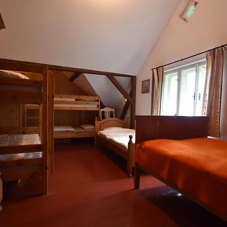 Apartment With Garden In Quiet Mountain Village Zlata Olesnice (Jablonec nad Nisou)